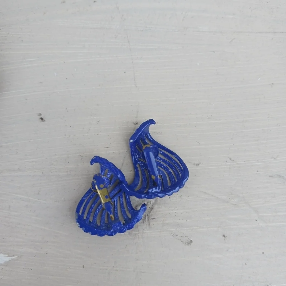 Vintage Metal Blue Painted Abstract Clip On Earrings Art To Wear Swirl Statement